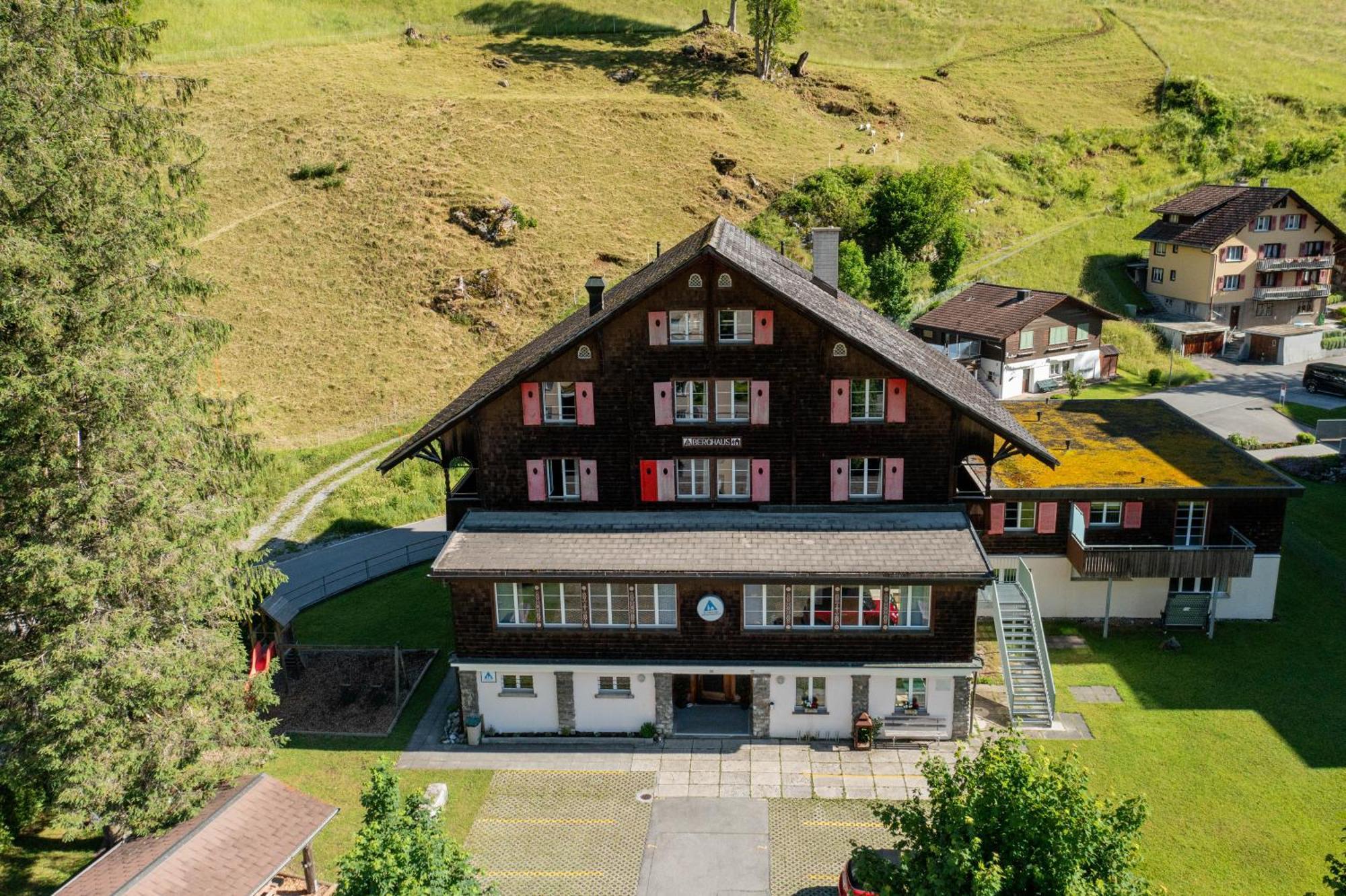Youth Hostel *